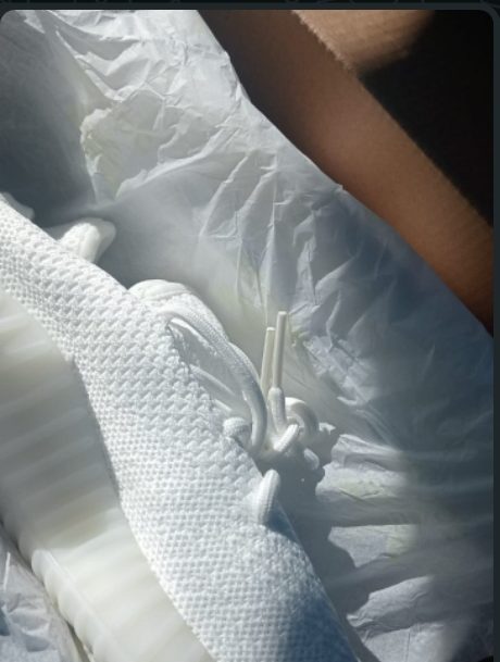 Adidas Yeezy 350 Cream — sneakers qualite superieure portees par un client itsu.ma au Maroc