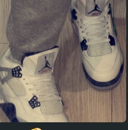 Jordan 4 — sneakers qualite superieure portees par un client itsu.ma au Maroc