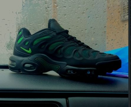 Nike Air Max Plus TN — sneakers qualite superieure portees par un client itsu.ma au Maroc