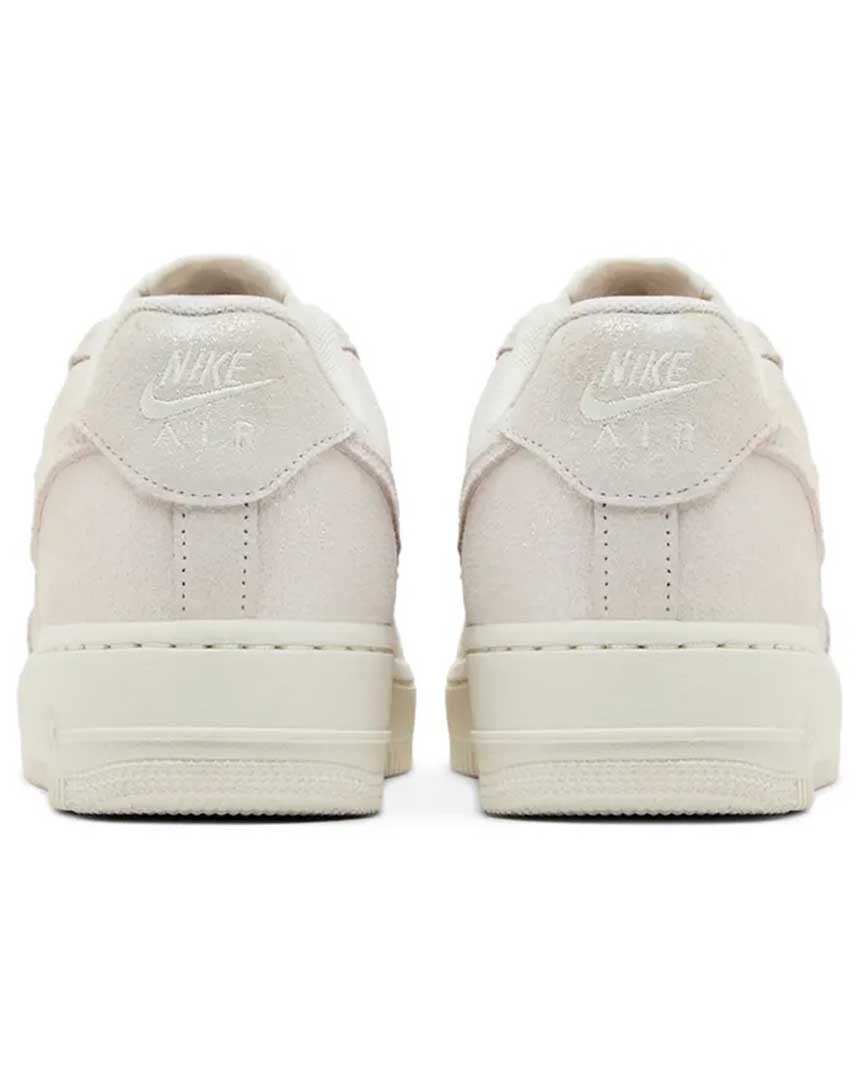 nike femme air force 1 07 se sail glittery suede hq3499 100 Maroc 3